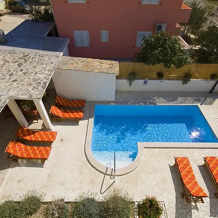 Apartment Tihomir *