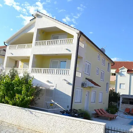 Tihomir Apartment