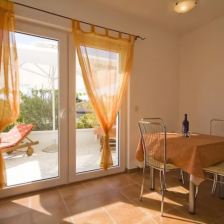 Tihomir Apartamento Vodice