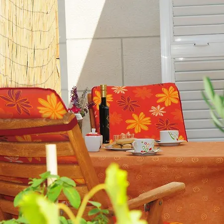 Tihomir Apartment